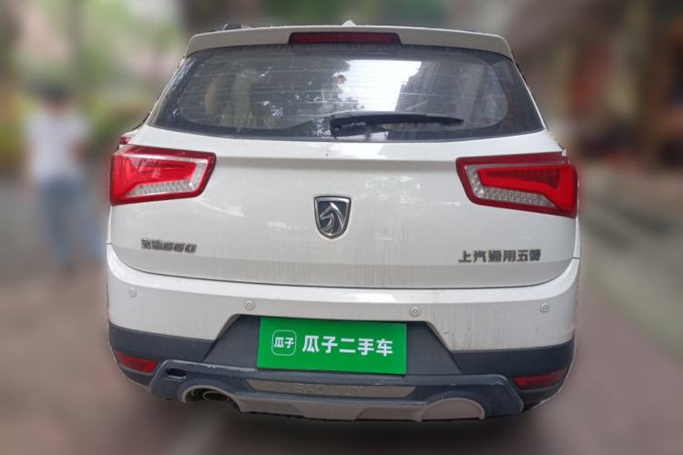 Used Baojun 560 2015 1.8L manual luxury version Rear