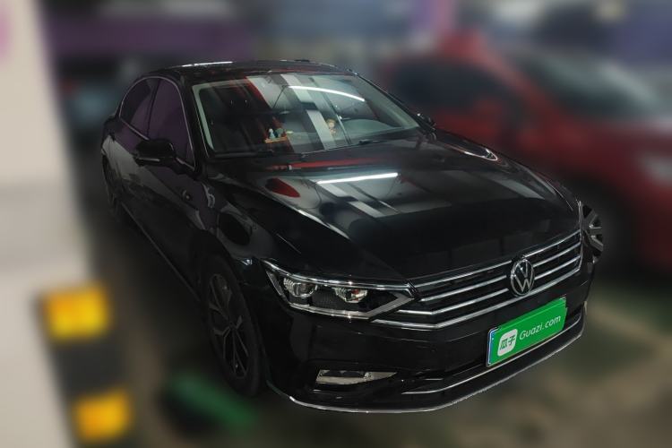 Used Volkswagen Magotan 2020 330TSI DSG Leading Model Front Right 45 Deg