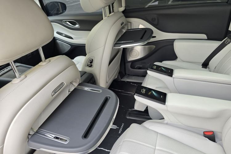 Used VOYAH Dream 2025 PHEV Four-Wheel Drive Prestige Kunpeng Edition
