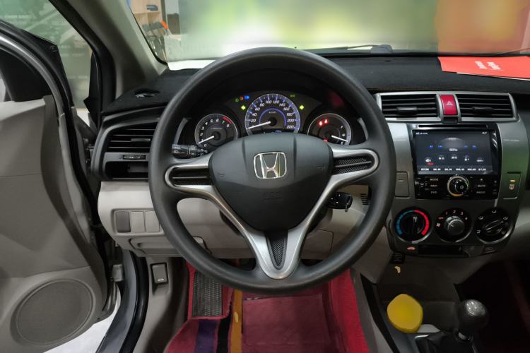 Used Honda City Classic 2012 1.5L manual Comfort version
