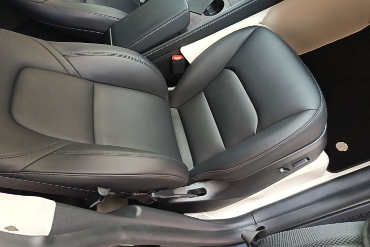 Used Tesla Model Y 2024 Rear-Wheel-Drive Version Right Front Seat