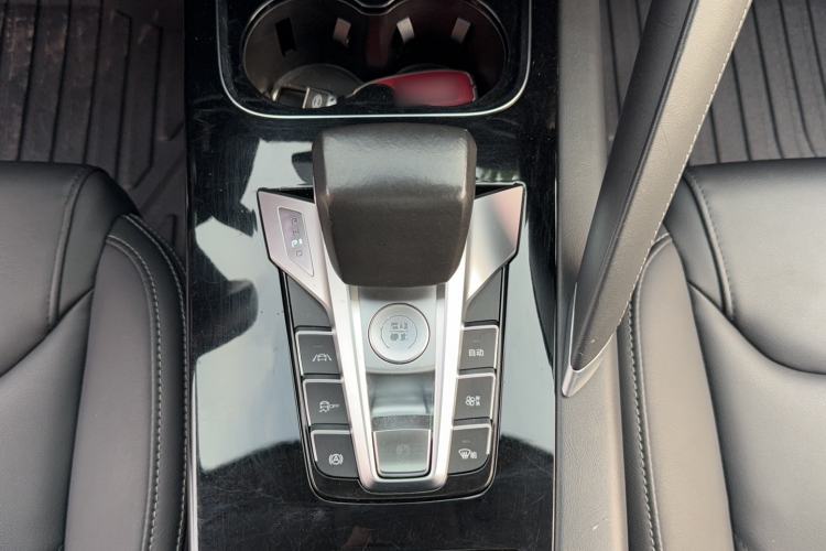 Used BYD Song Pro 2019 1.5T Automatic Luxury Model Gear Lever