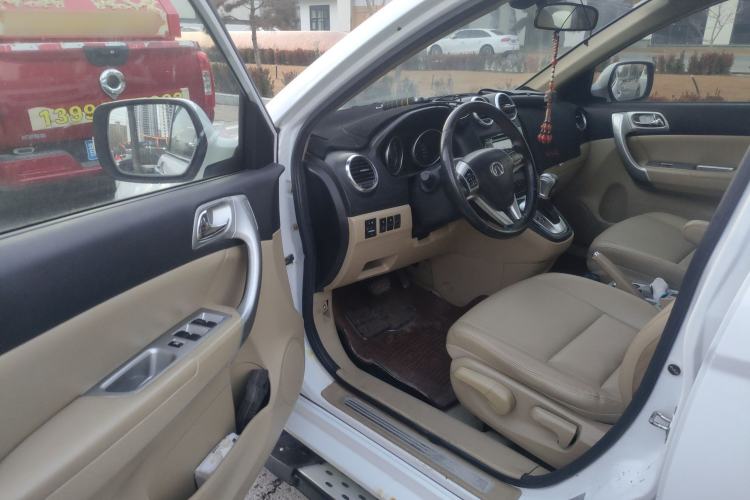 Used Haval H6 2013 Upgraded Model 2.4L Automatic Two-Wheel Drive Elite Version