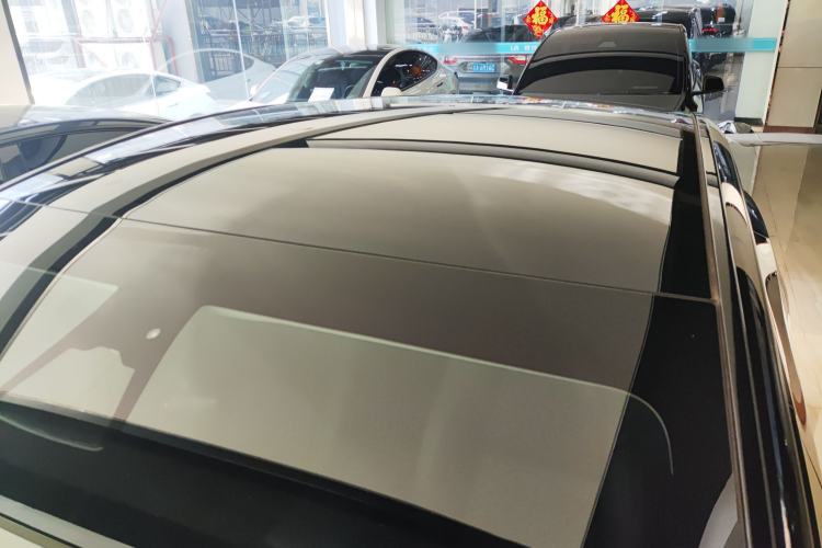 Used Tesla Model Y 2023 Long-Range All-Wheel-Drive Version
