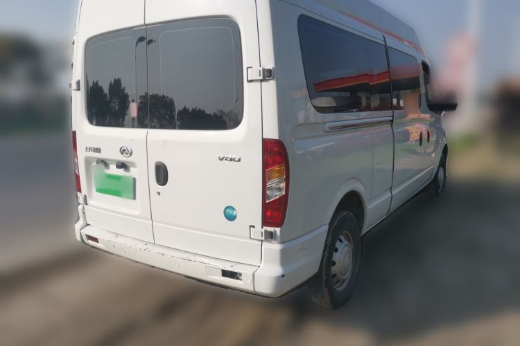 Used SAIC MAXUS Xintu V80 2021 2.0T Manual Classic Aoyuntong 127 PS Mid-axle Mid-roof 6/7/8/9-Seater Rear Right 45 Deg