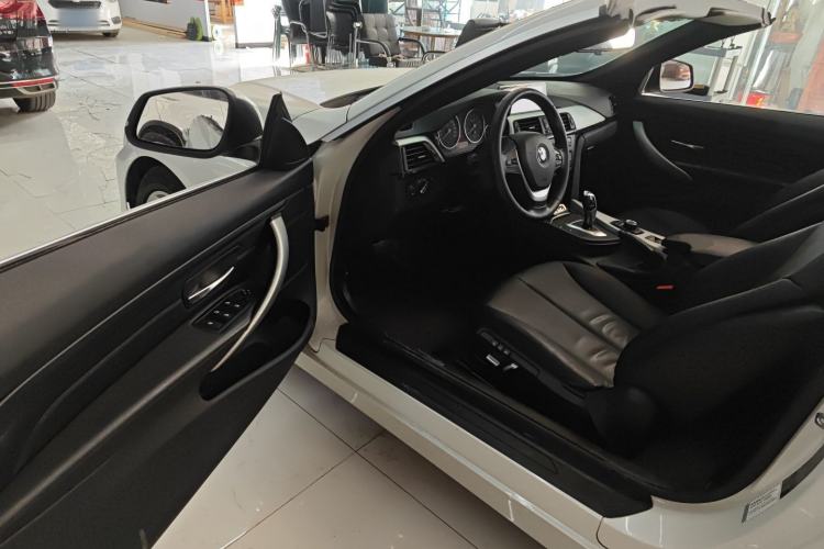 Used BMW 4 Series 2016 420i Convertible Fashion Model