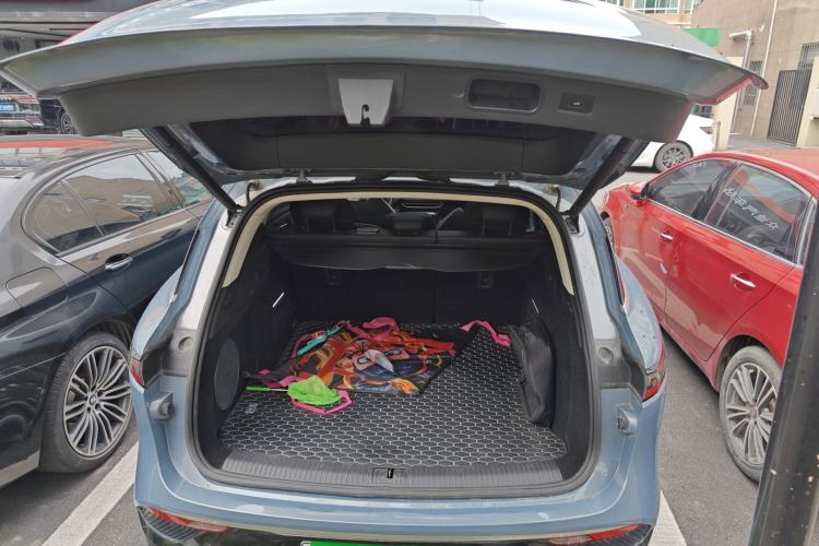 Used VOYAH FREE 2021 Four-Wheel Drive Standard Range-Extended Exclusive Luxury Package Trunk