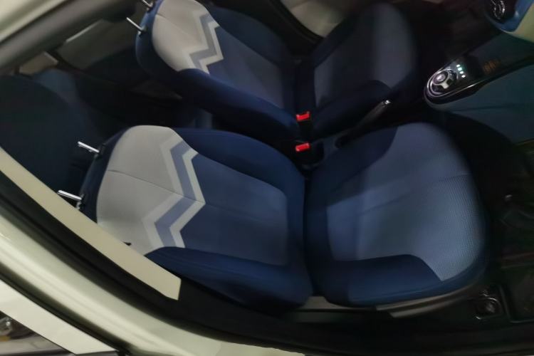 Used CHANGAN Benni E-Star 2021 National Edition Colorful Version Lithium Iron Phosphate (31.86 kWh) Right Front Seat