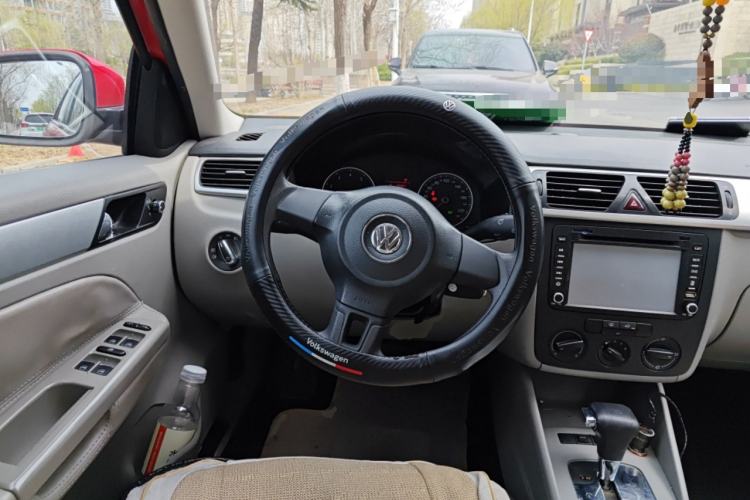 Used Volkswagen Bora 2011 1.6L Automatic Fashion Edition Steering Wheel