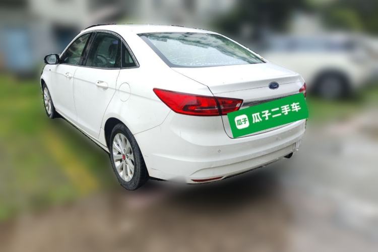 Used Ford Escort 2015 1.5L Automatic Fashion Model
