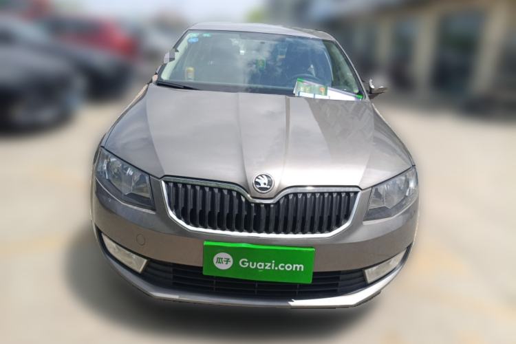 Used Skoda Octavia 2015 1.6L Manual Eado Edition