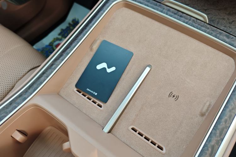 Used ONVO Luxeed L90 2025 Model—Max Six-Seater Version Interior 1