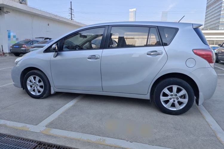 Used Toyota Verso 2014 Starlight 180E CVT Elite Edition
