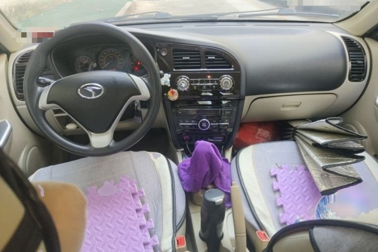 Used Soueast V3 Lingyue 2012 Revised Version 1.5L Manual Comfort Edition Center Console