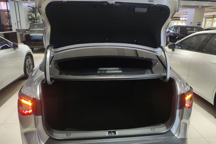 Used Toyota bZ3 2023 517 km Elite PRO Trunk