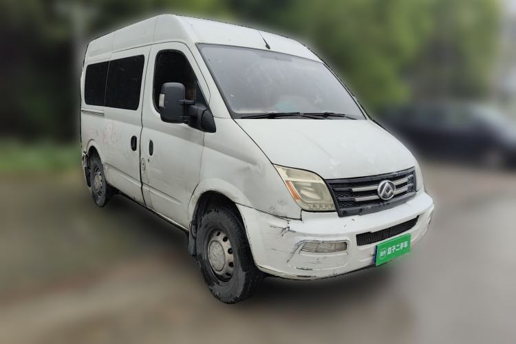 Used SAIC MAXUS Xintu V80 2021 2.0T Manual Classic Aoyuntong Short Wheelbase Mid-Roof 5/6-Seater Front Right 45 Deg