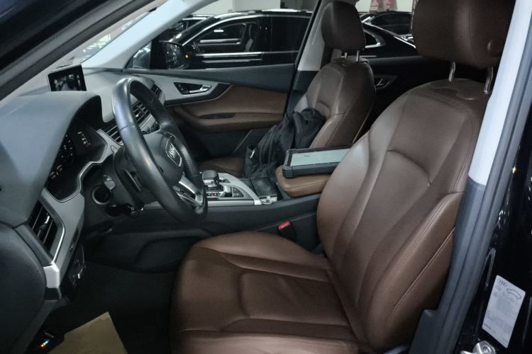 Used Audi Q7 2019 55 TFSI Technology Edition Left Front Seat