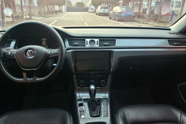 Used Volkswagen Passat 2016 280TSI DSG Prestige Edition Audio And AC Panel