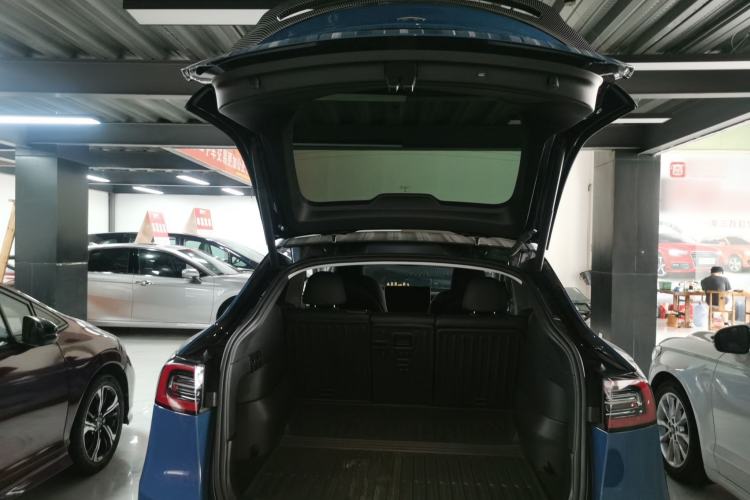Used Tesla Model Y 2024 Long-Range All-Wheel-Drive Version Trunk