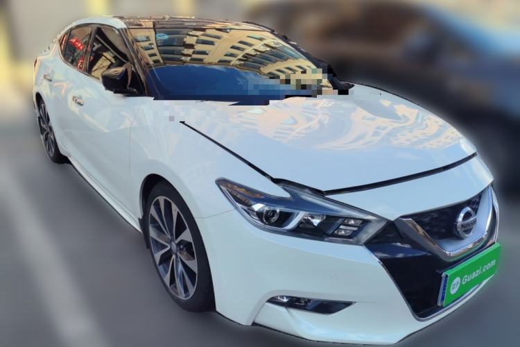 Used Nissan Maxima 2016 2.5L XV Ultimate Edition Front Right 45 Deg
