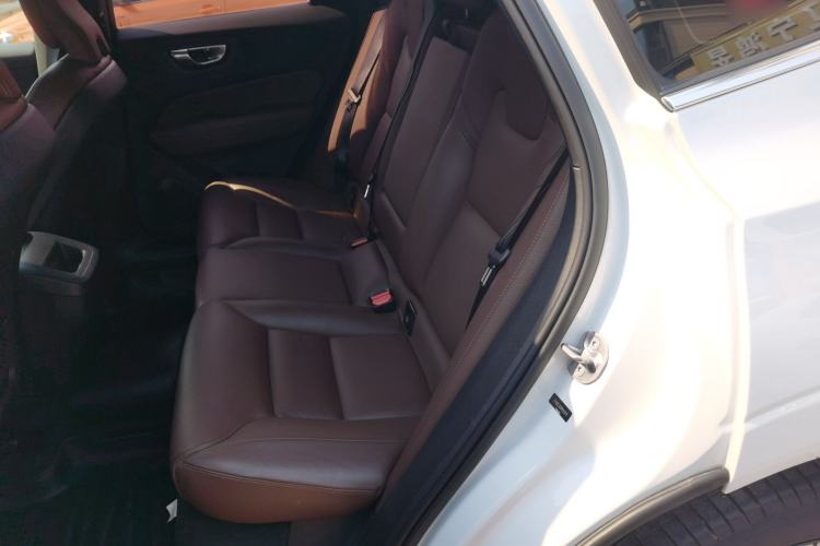 Used Volvo XC60 2023 B5 4x4 Smart Luxury Edition