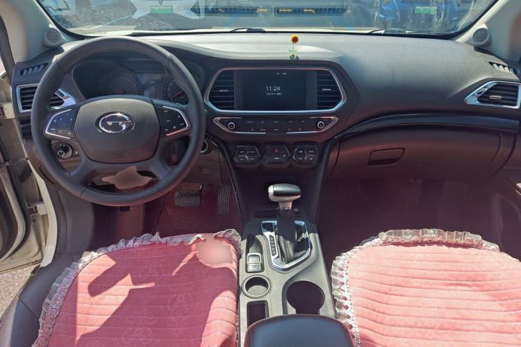 Used GAC Trumpchi GS4 2017 235T G-DCT Two-Wheel Drive Luxury Edition Center Console