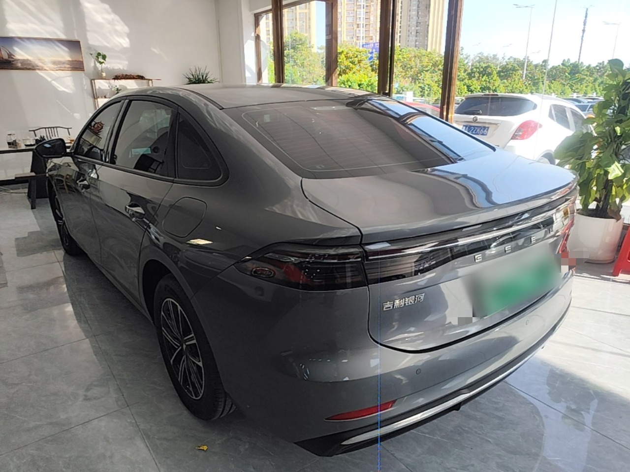 Geely Galaxy A7 2025 Model EM-i 70km Luxury Edition — снимка 4