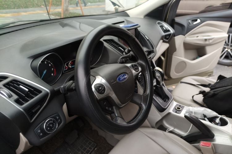 Used Ford Kuga 2013 2.0L GTDi Four-Wheel-Drive Elite Model Steering Wheel