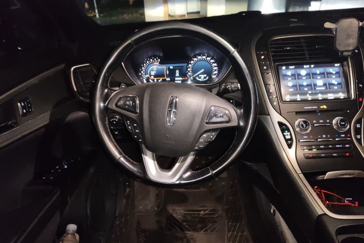 Used Lincoln MKX 2017 2.0T Two-Wheel Drive Deluxe Edition
