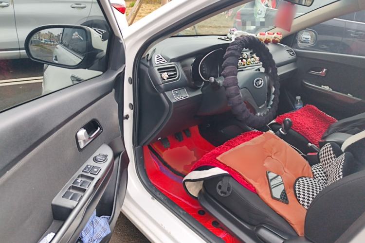 Used Kia K2 2015 Sedan 1.4L MT GLS
