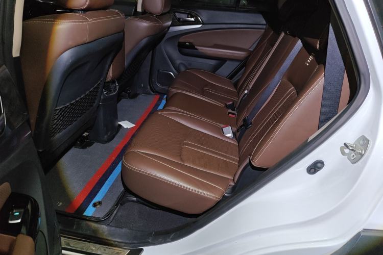 Used BYD Tang New Energy 2015 2.0T Four-Wheel-Drive Flagship Model
