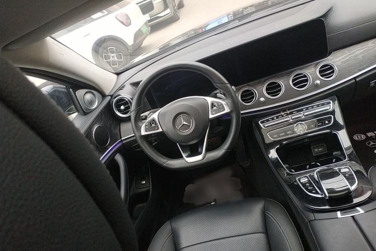 Used Mercedes-Benz E-Class 2016 E 300 L Sporty and Stylish Model
