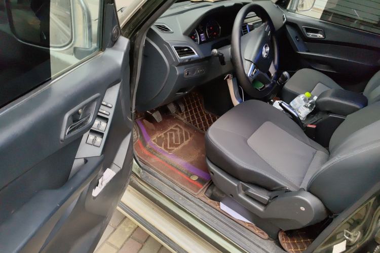 Used Leopaard Q6 2015 2.4L Manual Two-Wheel-Drive Elite Model