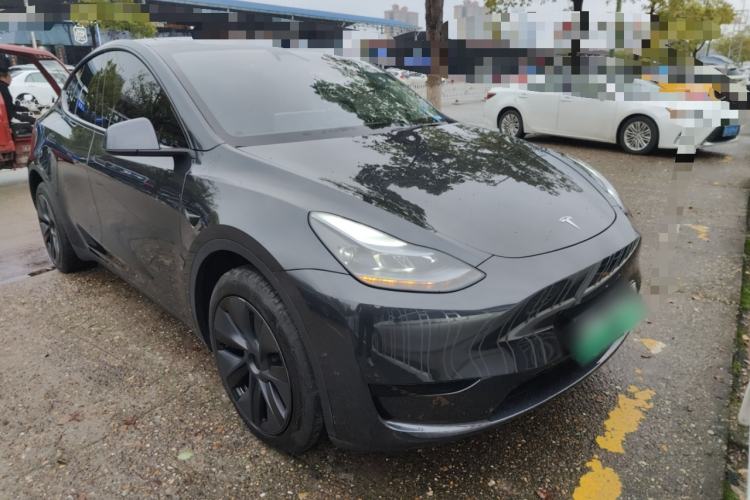 Used Tesla Model Y 2024 Rear-Wheel-Drive Version Front Right 45 Deg