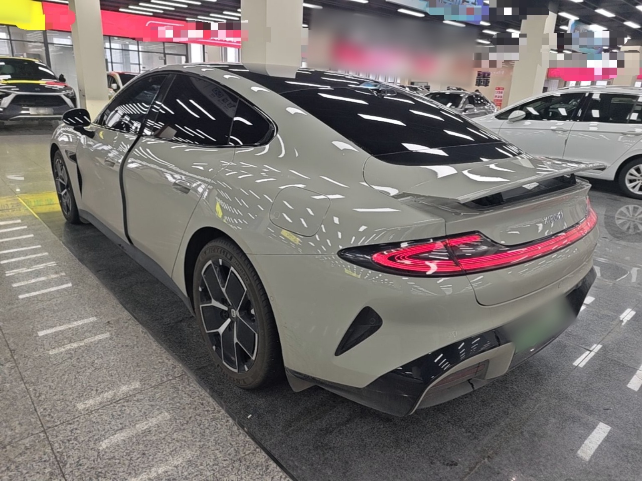 Xiaomi Auto SU7 2024 Rear-Drive Ultra-Long Range Advanced Pro-Level Intelligent Driving Version — снимка 4