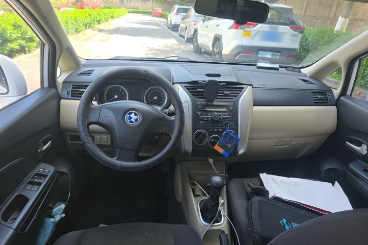 Used Venucia R50 2013 1.6L Manual Fashion Edition