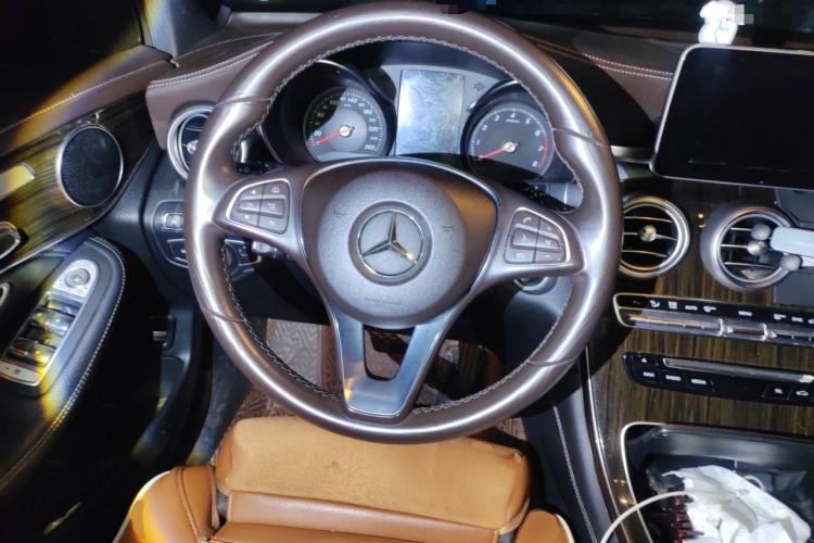 Used Mercedes-Benz GLC 2018 GLC 260 4MATIC Luxury Model