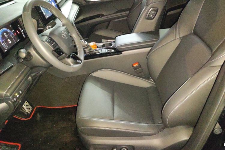 Used Toyota Camry 2026 Model Dual-Engine 2.0HSE Sport Lite Edition
