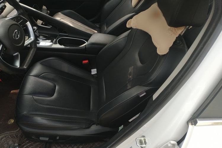 Used Hyundai Elantra 2021 1.5L CVT LUX Prestige Edition Left Front Seat