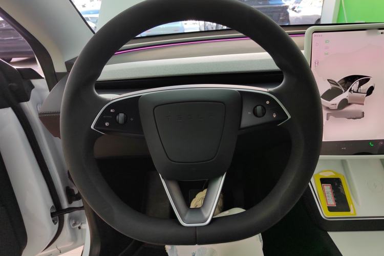 Used Tesla Model Y 2025 Rear-Wheel-Drive Version