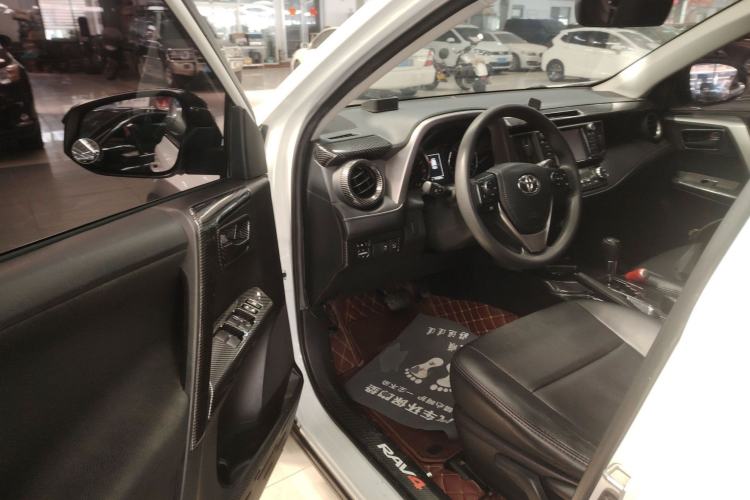 Used Toyota RAV4 2019 2.0L CVT Two-Wheel Drive Fashion X Limited Edition China V Standard