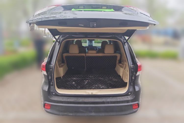 Used Toyota Highlander 2021 2.0T Four-Wheel Drive Elite Edition 7-Seater Trunk