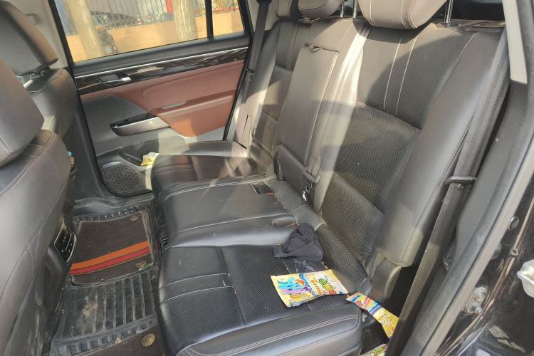 Used GAC Trumpchi GS8 2017 320T Two-Wheel Drive Luxury Smart Connectivity Version (7 Seats) Left Rear Seat