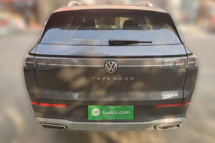 Used Volkswagen Tavendor 2023 330TSI Luxury Touring Edition