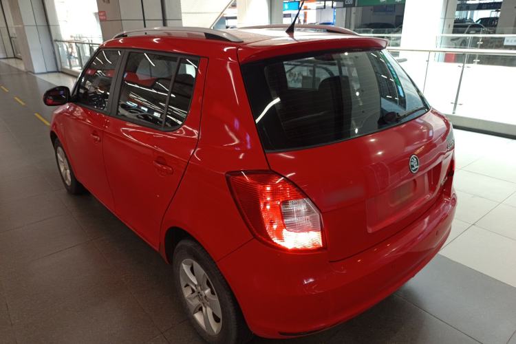 Used Skoda Fabia 2014 1.4L Automatic Crystal Edition Rear Left 45 Deg