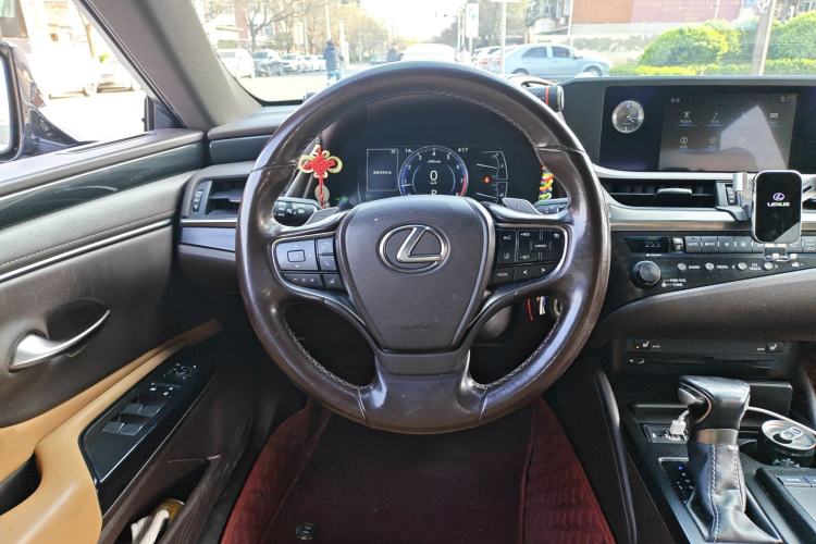 Used Lexus ES 2018 260 Excellence Edition China VI Standard Steering Wheel