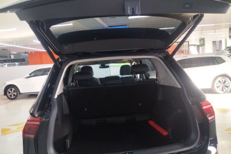 Used Volkswagen Tiguan L 2024 330TSI Automatic Two-Wheel Drive R-Line Enhanced Edition Trunk