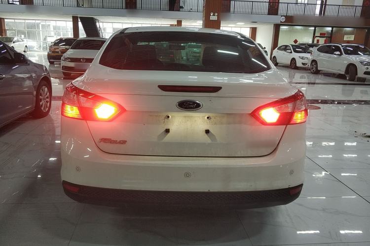 Used Ford Focus 2012 Sedan 1.6L Automatic Fashion Edition