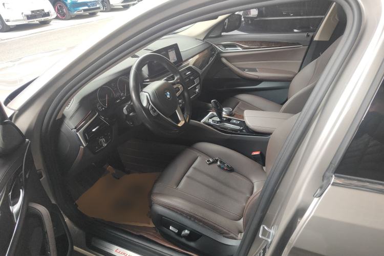 Used BMW 5 Series 2019 Facelifted 525Li Luxury Package
