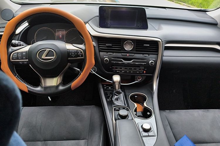 Used Lexus RX  Center Console